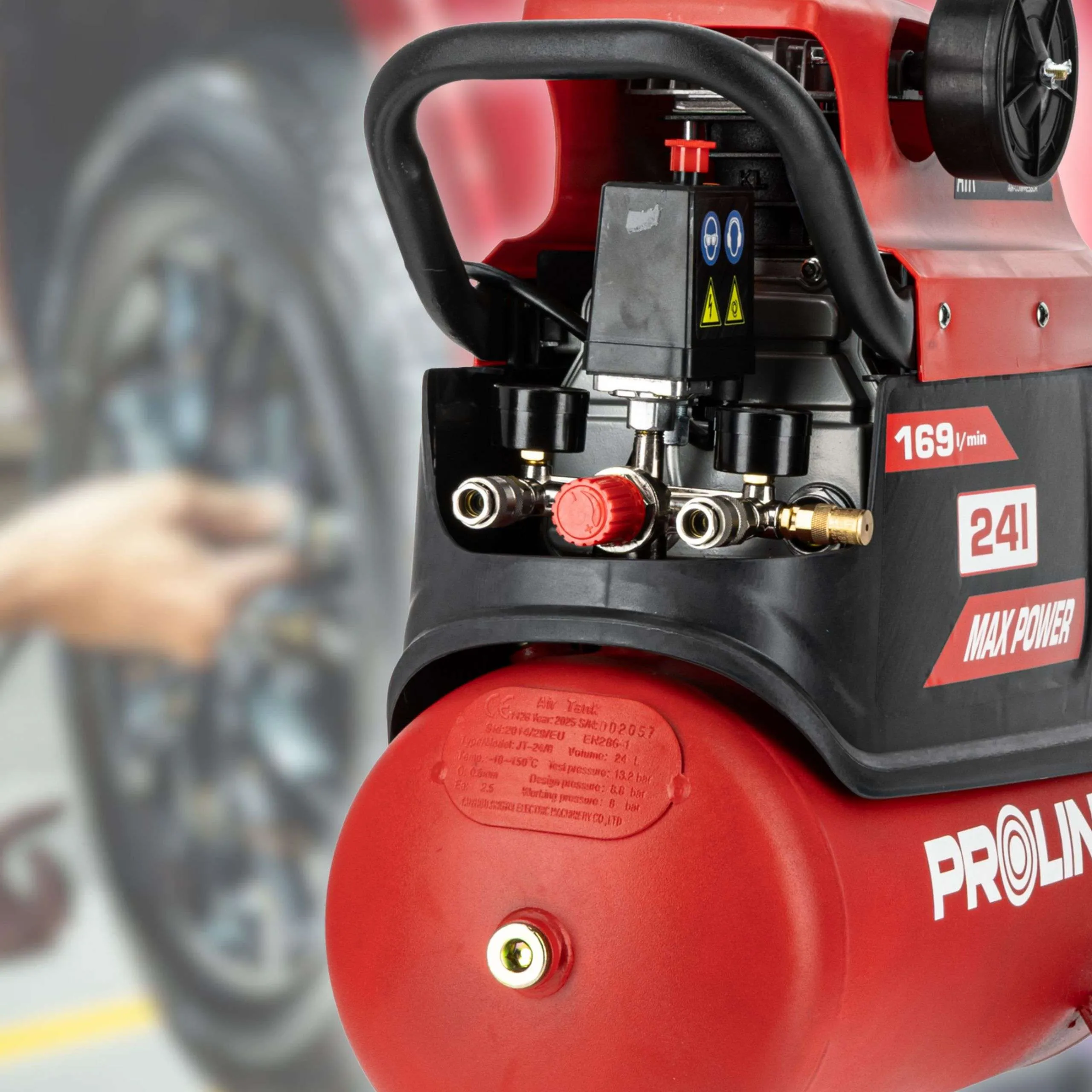 Compresor Aer cu Ulei - 1500W / 8BAR / 169L/Min / 24L